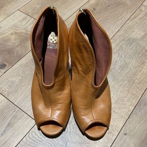Vince Camuto Leather Shoes